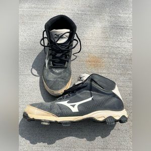 Men’s Mizuno Baseball Cleats Size 9